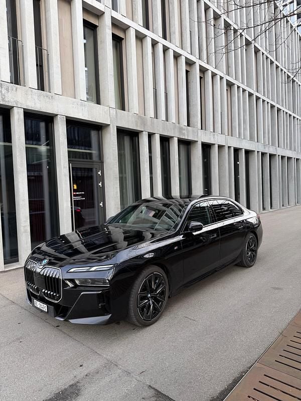 Gebraucht BMW 740 M Sport 286 PS (210 kW) 2024 Limousine