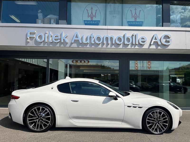 Gebraucht Maserati Granturismo 490 PS (360 kW) 2024 Weiss Coupé
