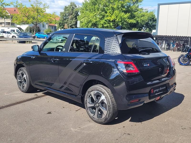 Gebraucht Suzuki Swift 82 PS (60 kW) 2024 Schwarz Kleinwagen