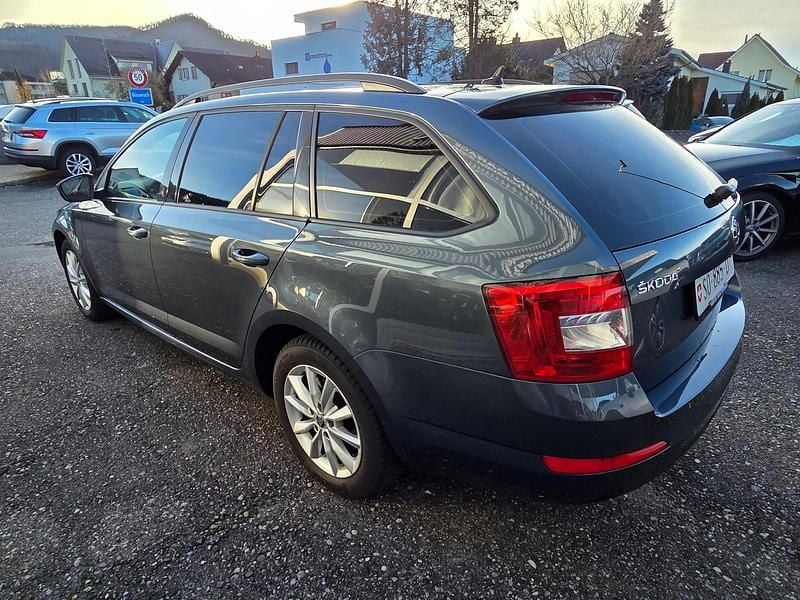 Gebraucht Skoda Octavia Ambition 140 PS (102 kW) 2015 Kleinwagen