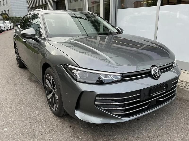 Neu VW Passat Business 203 PS (149 kW) 2025 Gray Kombi