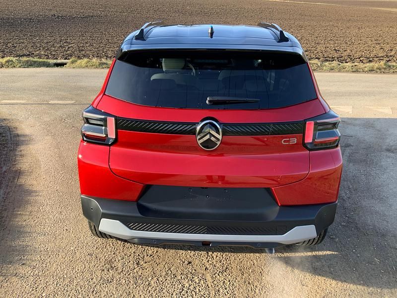 Neu Citroën C3 110 PS (80 kW) 2025 Bordeaux Limousine