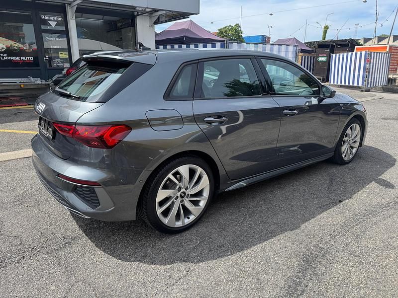 Gebraucht Audi A3 Sportback e-tron Attraction 150 PS (110 kW) 2022 Kleinwagen