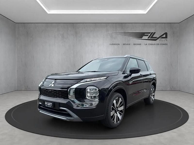 Neu Mitsubishi Outlander P-HEV Intense 306 PS (225 kW) 2025 Schwarz