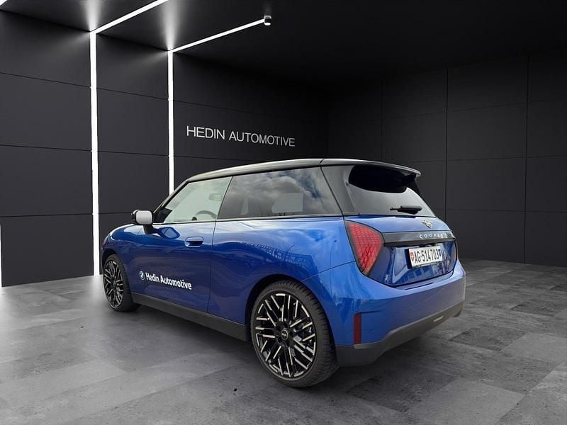 Gebraucht Mini Cooper SE 160 kW (218 PS) 2024 Blau Kleinwagen