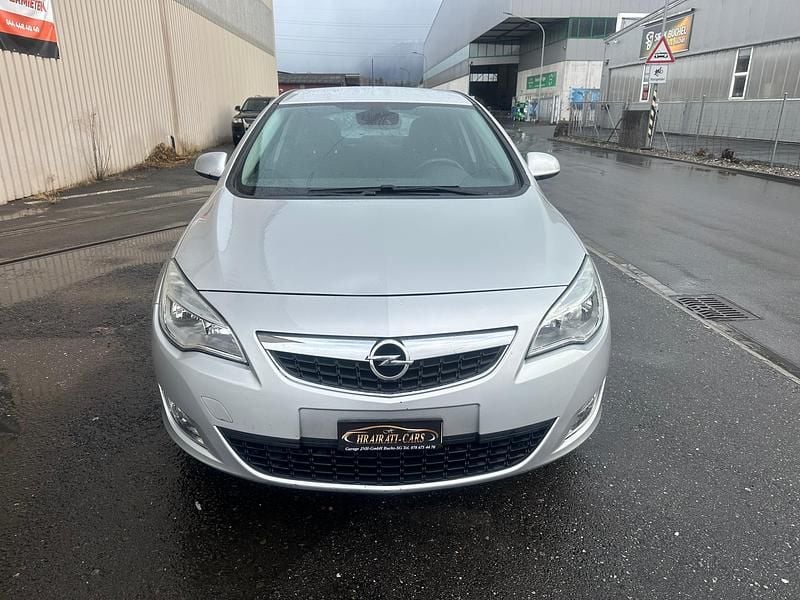 Gebraucht Opel Astra Enjoy 115 PS (84 kW) 2011