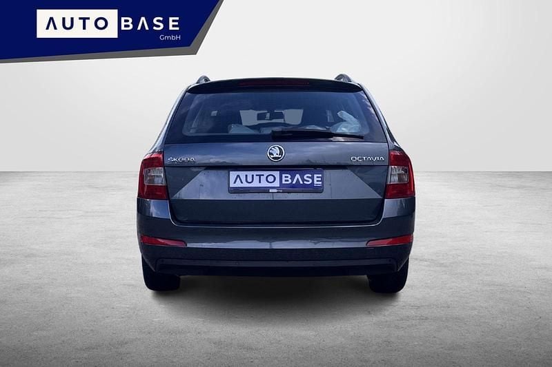 Gebraucht Skoda Octavia Ambition 140 PS (102 kW) 2015 Kleinwagen