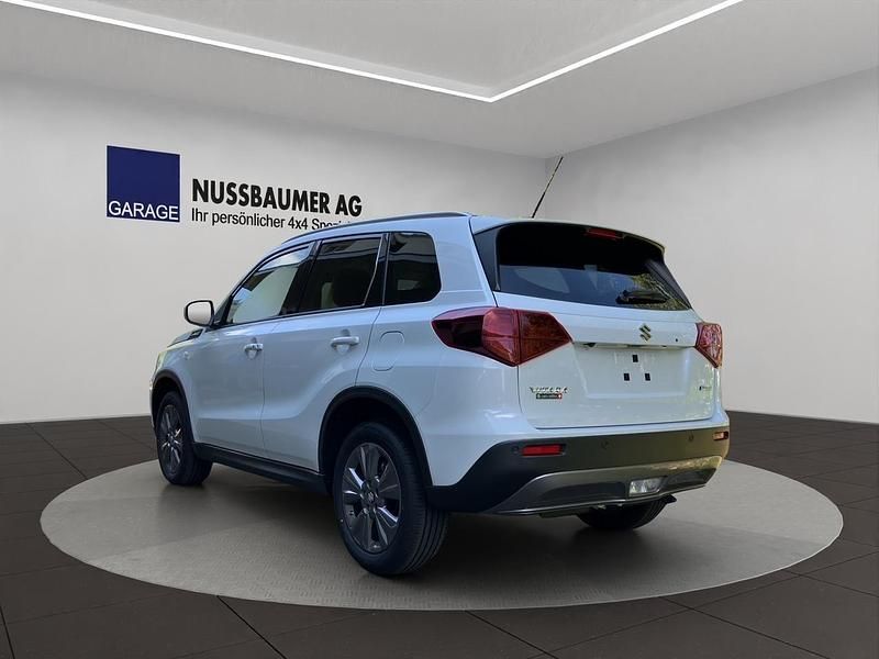 Neu Suzuki Vitara 110 PS (80 kW) 2025 Grau SUV