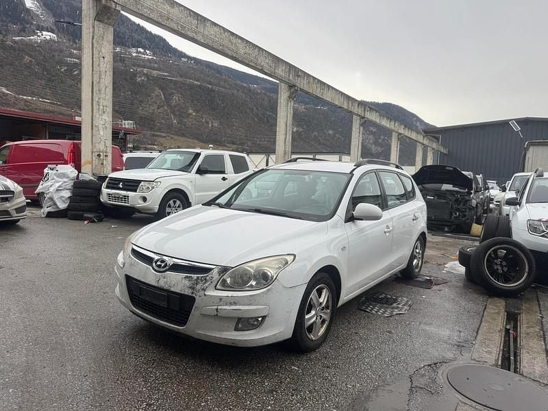 Gebraucht Hyundai i30 Style 116 PS (85 kW) 2010 Kombi