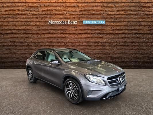 Gebraucht Mercedes GLA200 Night 156 PS (114 kW) 2016 Grau SUV