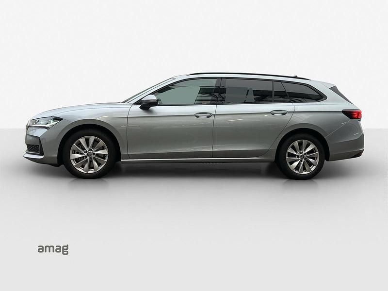 Gebraucht Skoda Superb Selection 193 PS (141 kW) 2025 Pebble silber, metallic Kombi