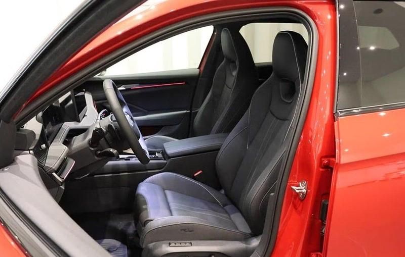 Neu Skoda Superb SportLine 266 PS (195 kW) 2025 Kombi