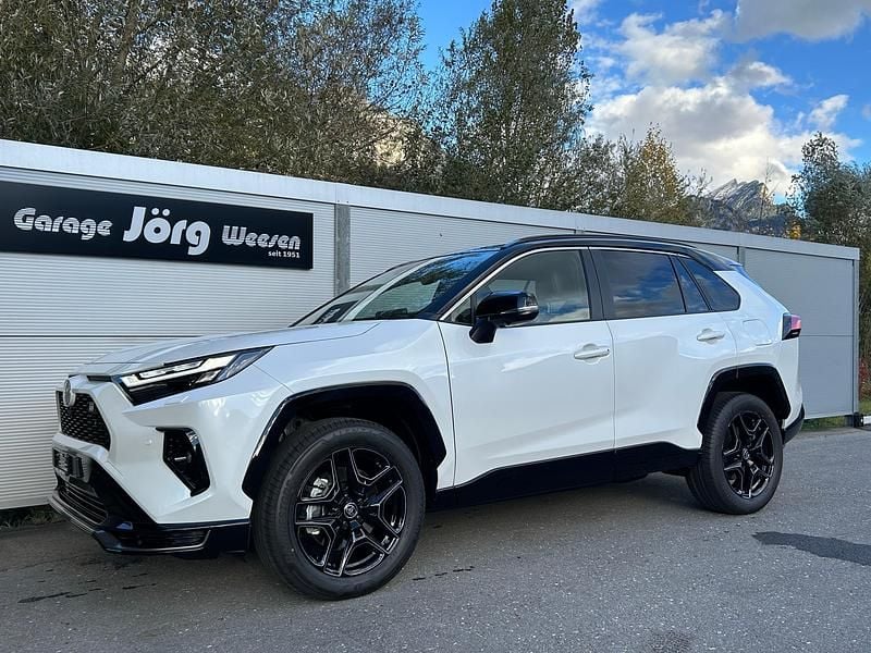 Weiss Neu 2025 Toyota RAV4 Hybrid Sport SUV | CHF 61’310 (Guter Preis) - Bild 1/4