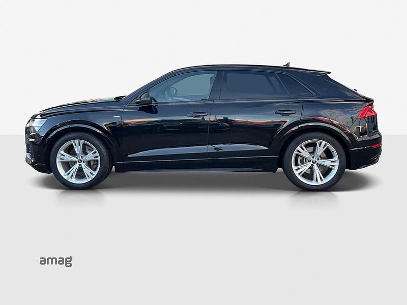Gebraucht Audi Q8 Ambiente 286 PS (210 kW) 2022 Mythosschwarz metallic SUV