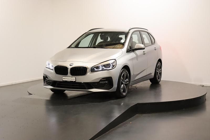 Silber Gebraucht 2021 BMW 218 Active Tourer Comfort Edition Van / Kleinbus | CHF 19’990 (Superpreis) - Bild 1/4