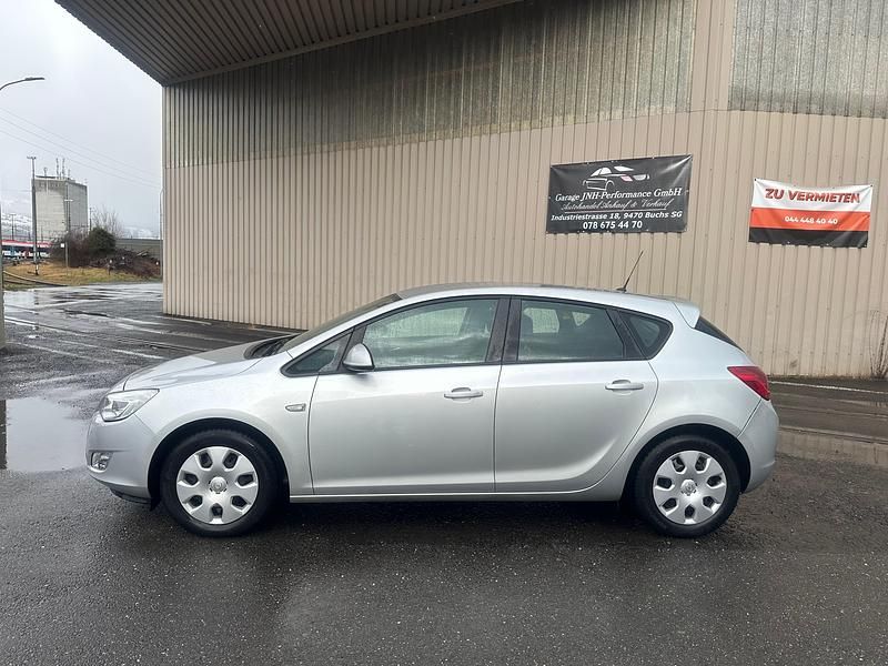Gebraucht Opel Astra Enjoy 115 PS (84 kW) 2011