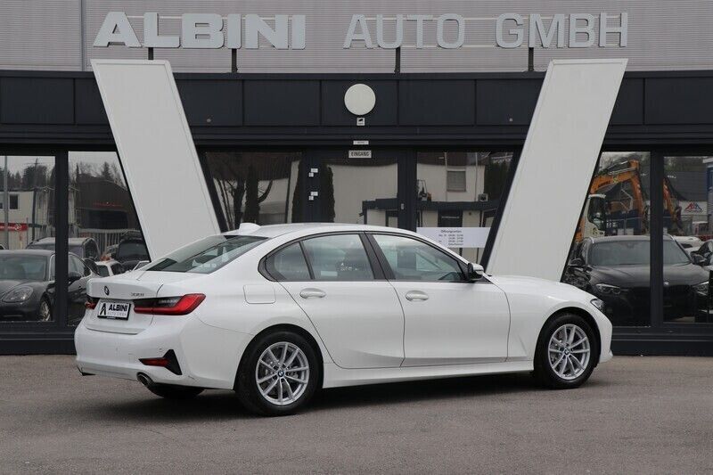 Gebraucht BMW 330 Advantage 258 PS (189 kW) 2019 Limousine