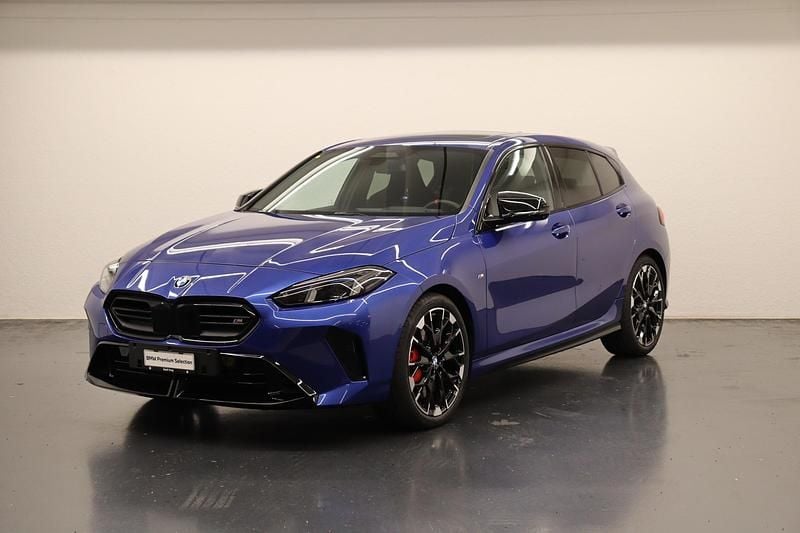 Blau Gebraucht 2024 BMW M135 Performance Kleinwagen | CHF 48’900 - Bild 1/4