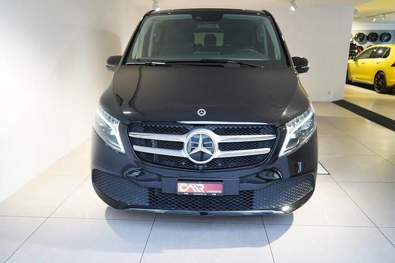 Gebraucht Mercedes V250 Avantgarde 190 PS (139 kW) 2024 Schwarz Van / Kleinbus