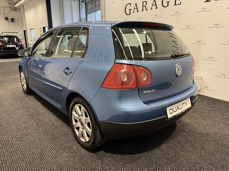 Gebraucht VW Golf IV Comfortline 140 PS (102 kW) 2005 Blau Limousine