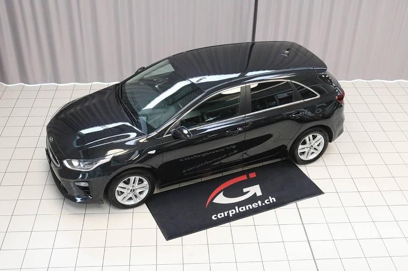 Gebraucht Kia Ceed 136 PS (100 kW) 2022 Schwarz Kleinwagen