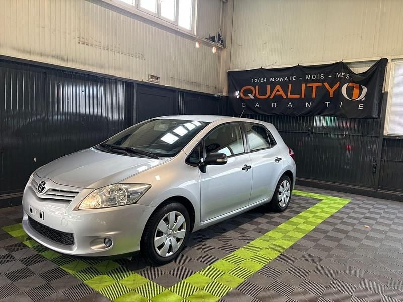 Gebraucht Toyota Auris Luna 99 PS (72 kW) 2011 Kleinwagen