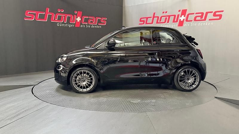 Neu Fiat 500e Red 87 kW (119 PS) 2025