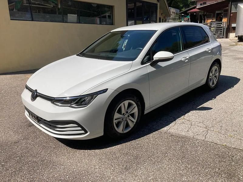 Gebraucht VW Golf VIII Life 110 PS (80 kW) 2025 Weiss