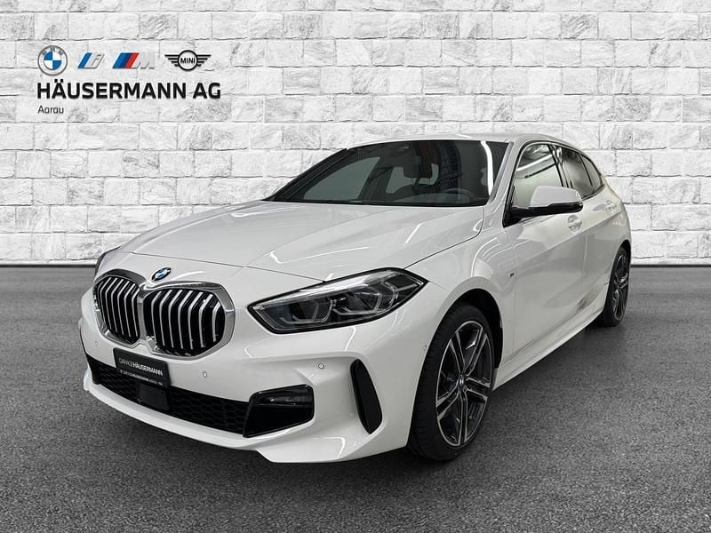 Weiss Gebraucht 2024 BMW 120 M Sport Kleinwagen | CHF 32’900 (Fairer Preis) - Bild 1/4