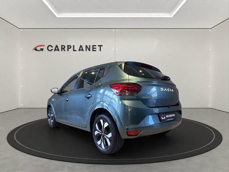 Neu Dacia Sandero Journey 91 PS (66 kW) 2025 Blau Kleinwagen