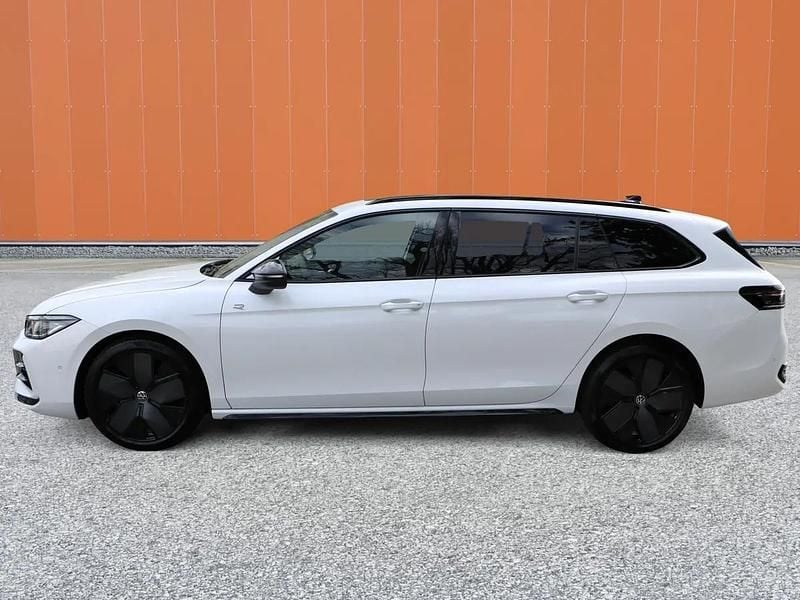 Neu VW Passat R-line 266 PS (195 kW) 2025 Weiss Kombi