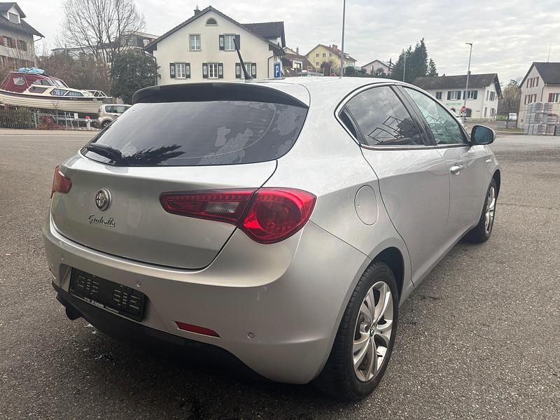 Gebraucht Alfa Romeo Giulietta Distinctive 120 PS (88 kW) 2011 Kleinwagen
