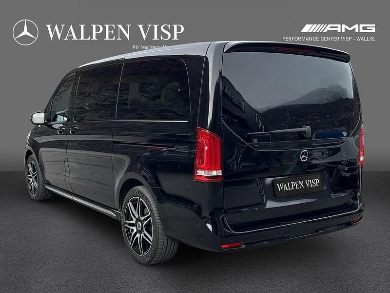 Gebraucht Mercedes V300 Avantgarde 239 PS (175 kW) 2023 Schwarz Van / Kleinbus
