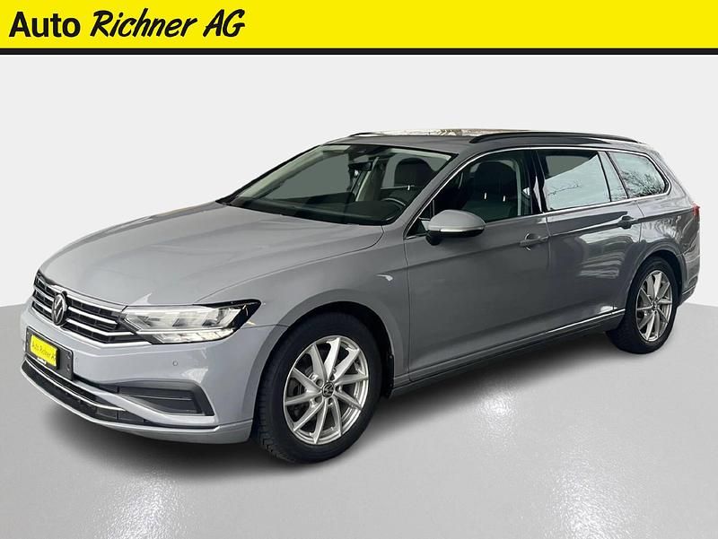 Gebraucht VW Passat Business 150 PS (110 kW) 2023 Grau Kombi