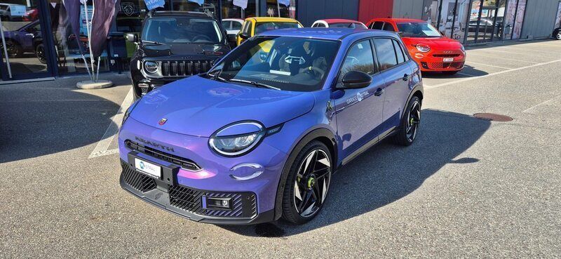 Violett Neu 2025 Fiat 600 Abarth SUV | CHF 43’475 (Fairer Preis) - Bild 1/4