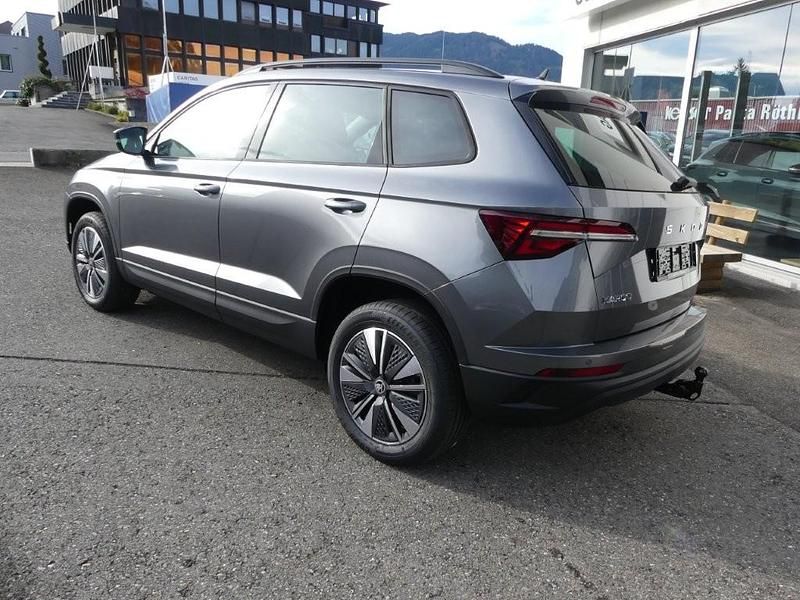 Neu Skoda Karoq Dynamic 150 PS (110 kW) 2025 Grau SUV