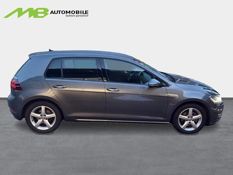 Gebraucht VW Golf Comfortline 150 PS (110 kW) 2019 Grau Limousine