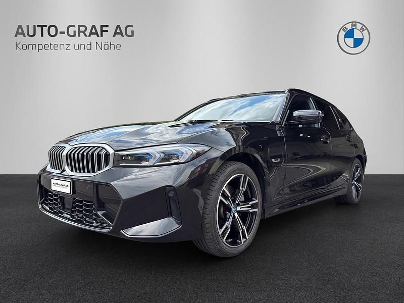 Schwarz Gebraucht 2022 BMW 330e Comfort Edition Kombi | CHF 40’900 (Etwas zu teuer) - Bild 1/4