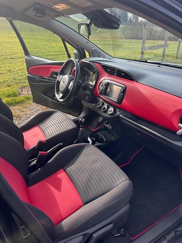 Gebraucht Toyota Yaris Style 99 PS (72 kW) 2015 Kleinwagen
