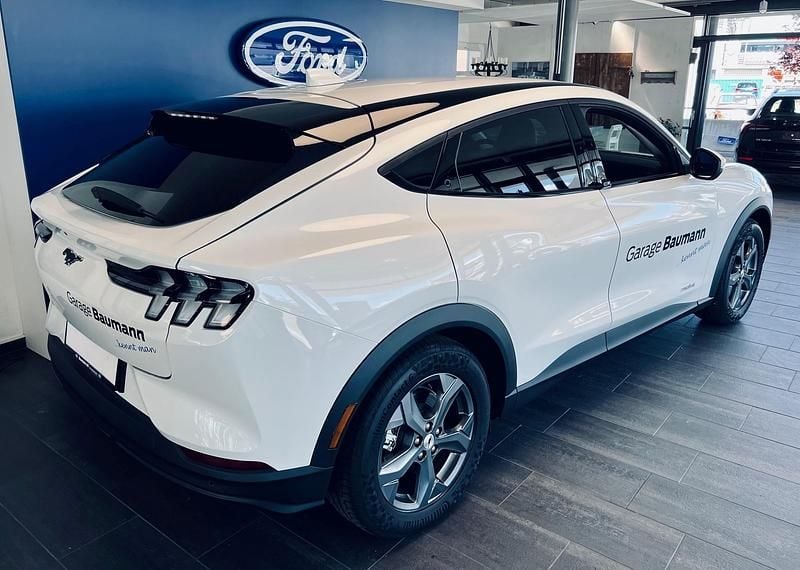 Gebraucht Ford Mustang Mach-E 197 kW (269 PS) 2022 Weiss SUV