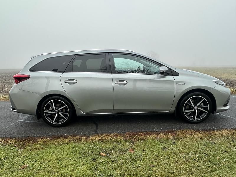 Gebraucht Toyota Auris Touring Sports Premium 136 PS (100 kW) 2016 Kombi
