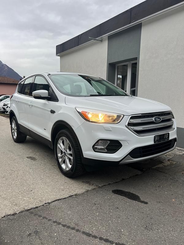 Gebraucht Ford Kuga Titanium 182 PS (133 kW) 2017 SUV