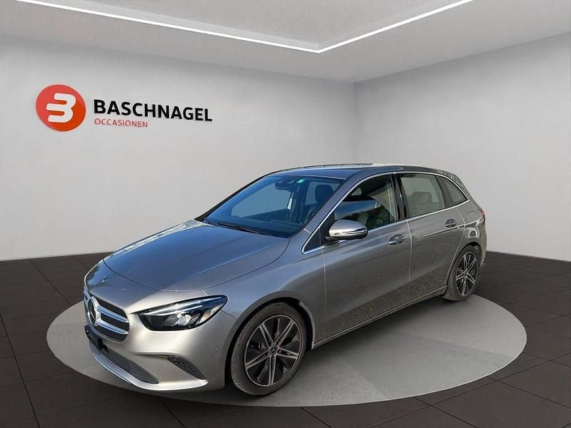 Gebraucht Mercedes B180 Progressive 136 PS (100 kW) 2019 Grau Van / Kleinbus