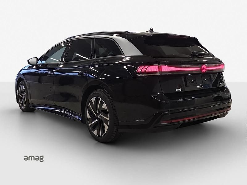 Gebraucht VW ID.7 Pro 210 kW (286 PS) 2024 Grenadill black metallic Kombi