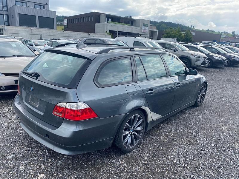 Gebraucht BMW 525 177 PS (130 kW) 2005 Kombi