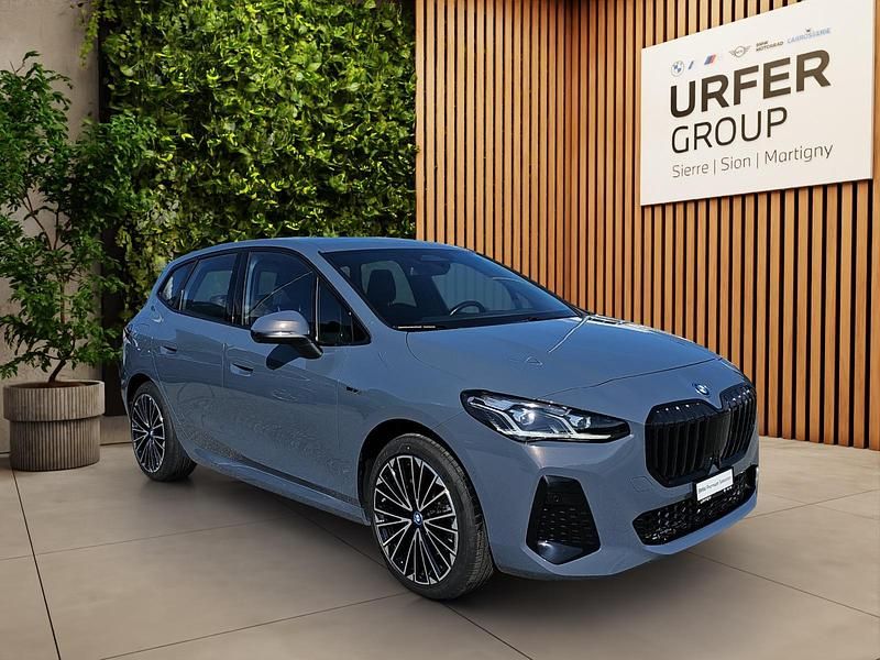 Gebraucht BMW 230e Active Tourer M Sport 326 PS (239 kW) 2022 Grau Van / Kleinbus