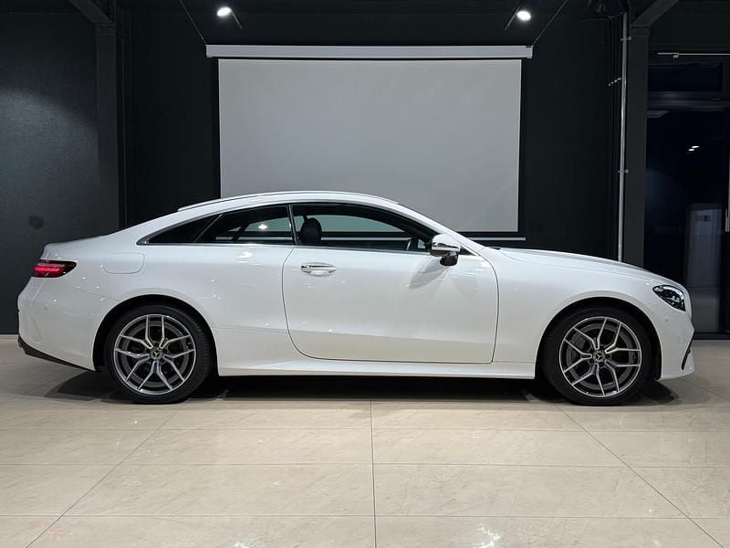 Gebraucht Mercedes E220 AMG line 194 PS (142 kW) 2022 Coupé