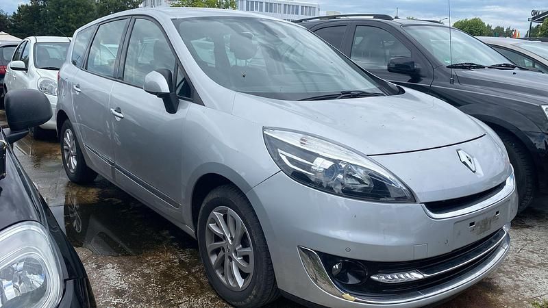 Gebraucht 2013 Renault Grand Scénic III Dynamique Van / Kleinbus | CHF 1’500 (Fairer Preis) - Bild 1/4