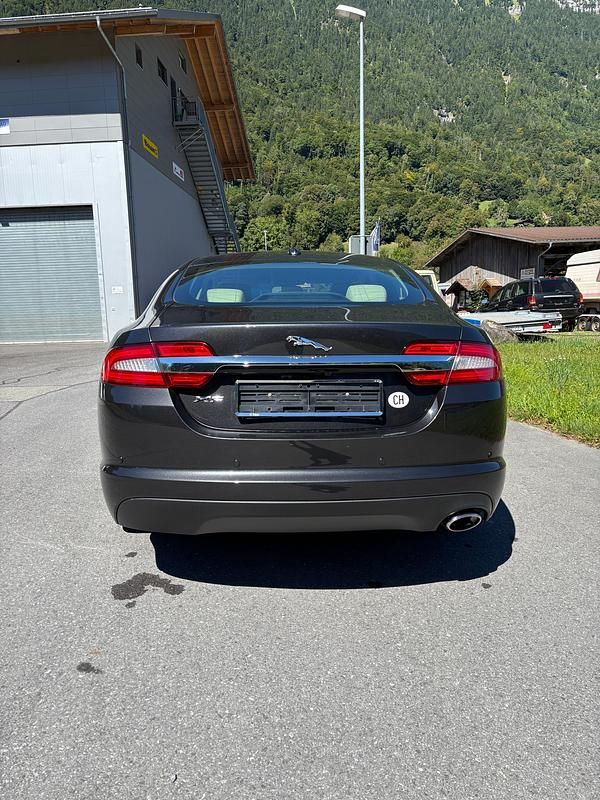 Gebraucht Jaguar XF 190 PS (139 kW) 2012 Limousine