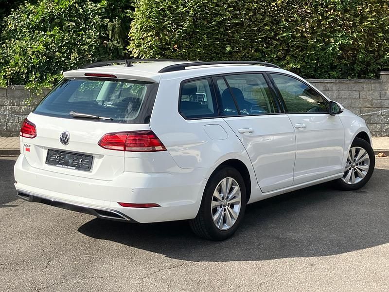 Gebraucht VW Golf VII Comfortline 150 PS (110 kW) 2019 Kombi